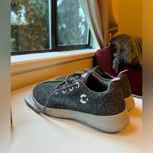 All birds, women’s size 9